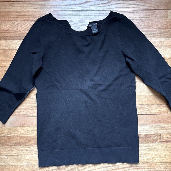 Gorgeous black top with satin back tie - Picture 2 of 8